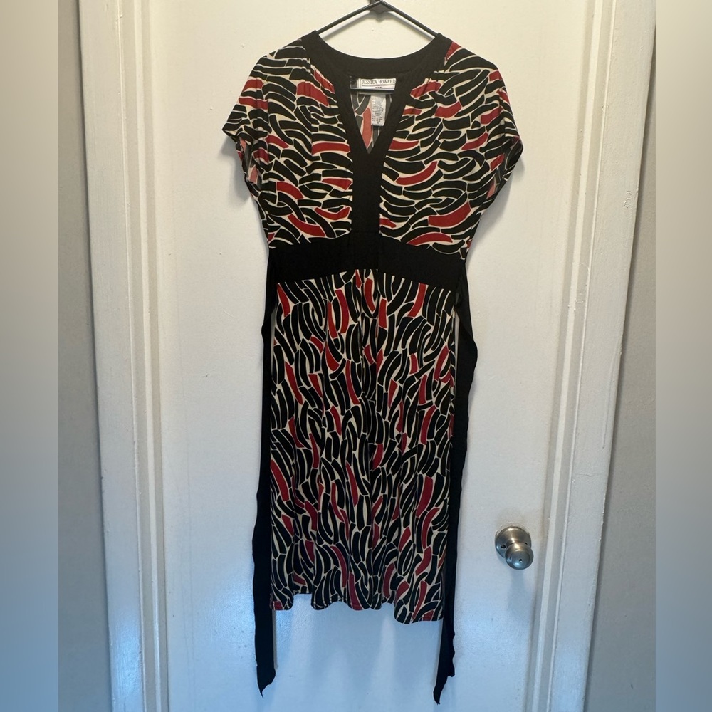 EUC Jessica Howard size 6 black, white, and red. Fits a true 10.
